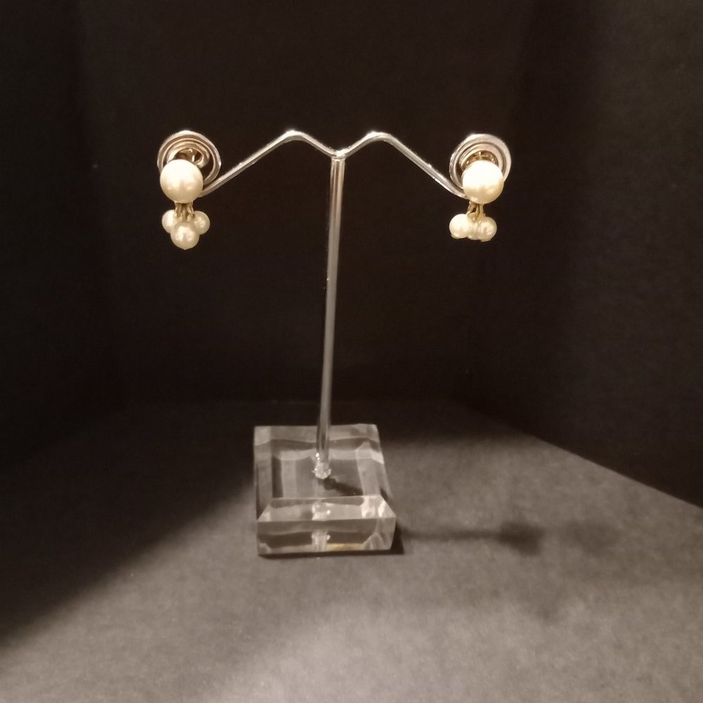 Banana Republic Gold Tone Faux Pearls Dangle Pierced Earrings